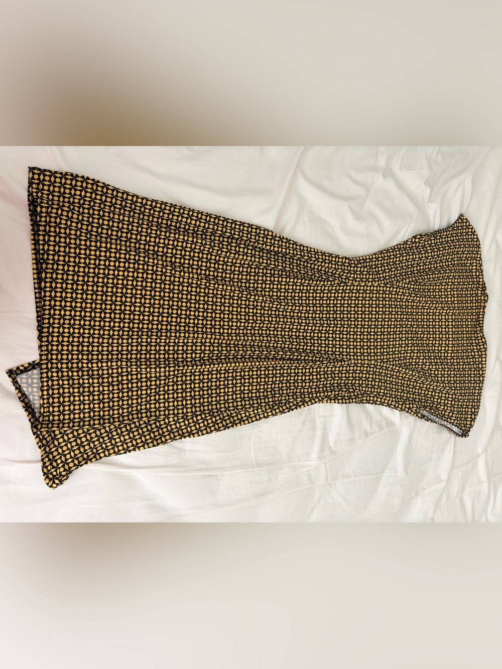 Tahari V-Neck Wrap Dress in Black and Yellow - Picture 4 of 5